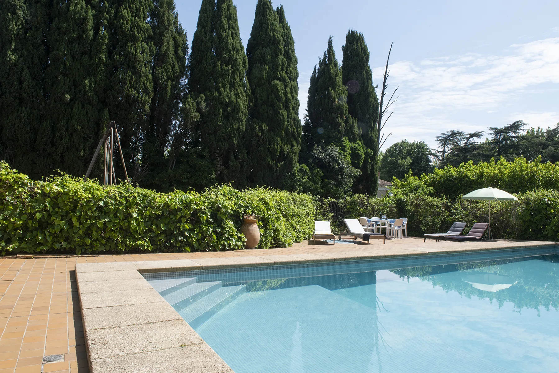 Piscine privée clôturée 12x6m (vue 4), Villa Plaisance, Bédarrides
