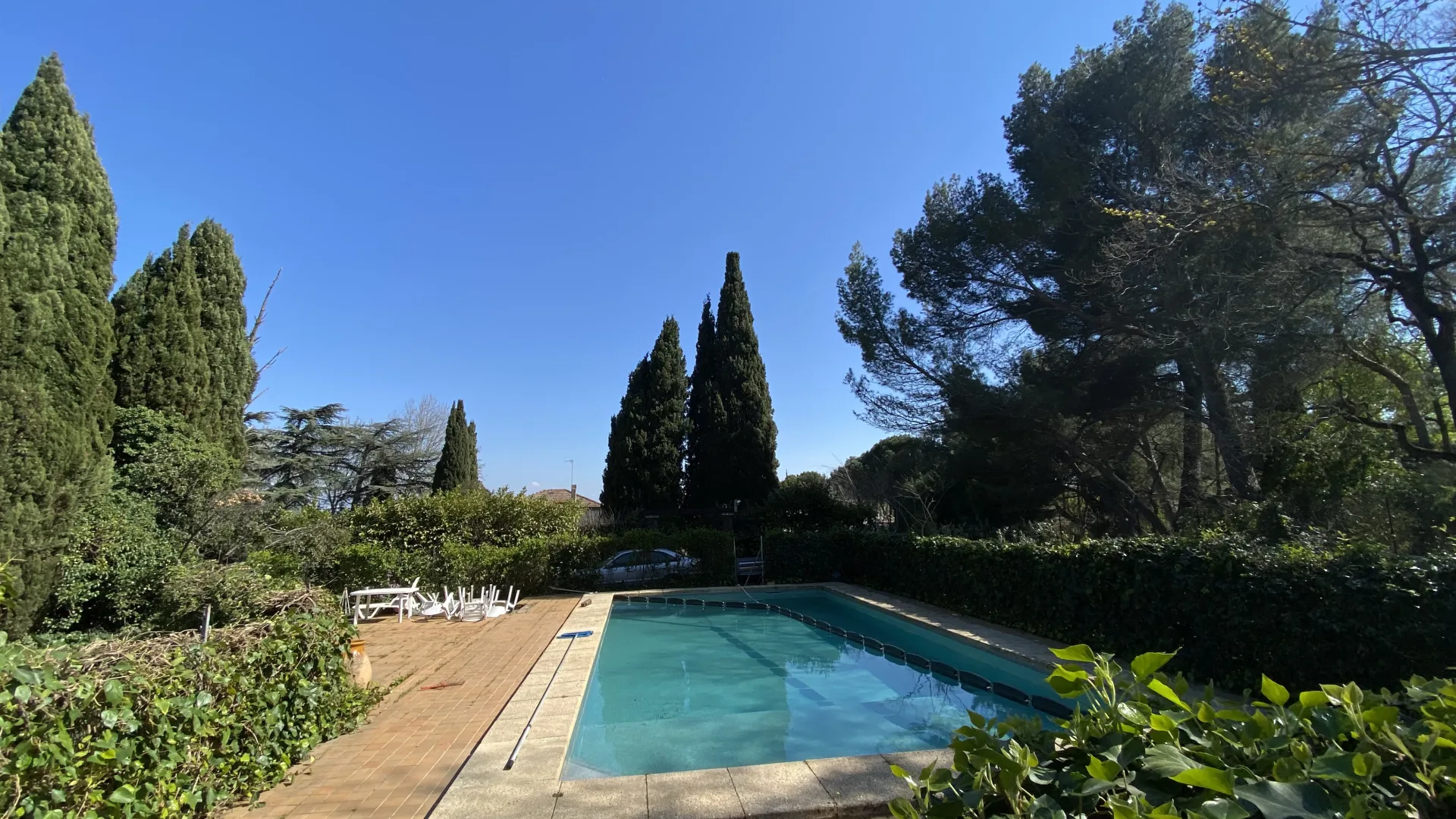 Piscine privée clôturée 12x6m (vue 8), Villa Plaisance, Bédarrides